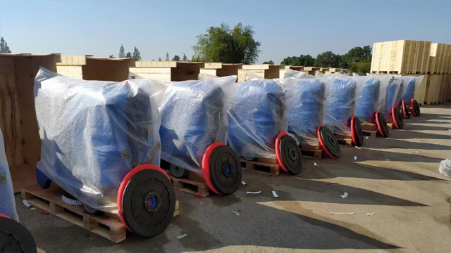 潔臣士洗地機(jī)，商場(chǎng)潔凈守護(hù)者