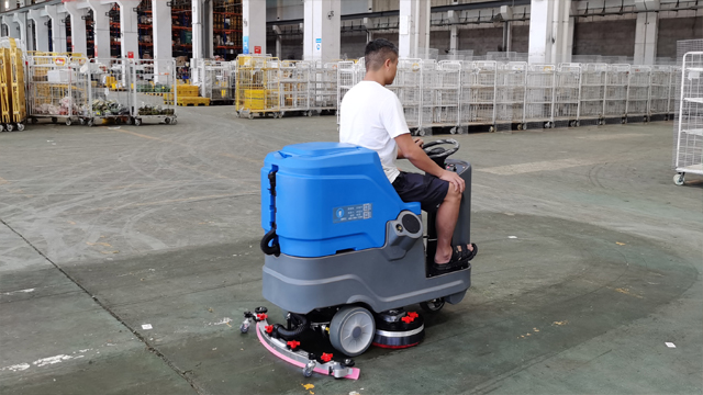 潔臣士洗地機(jī)：用智能清潔征服清潔難題